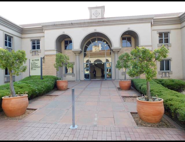 188M² OFFICE TO LET IN HYDE PARK